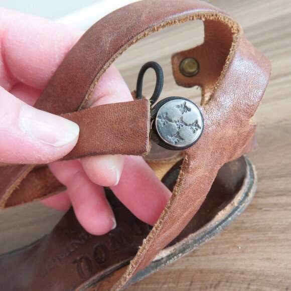 CYDWOQ VINTAGE Brown Leather Square Toe Ankle Strap Sandals Offbeat Quirky Boho - Picture 8 of 13